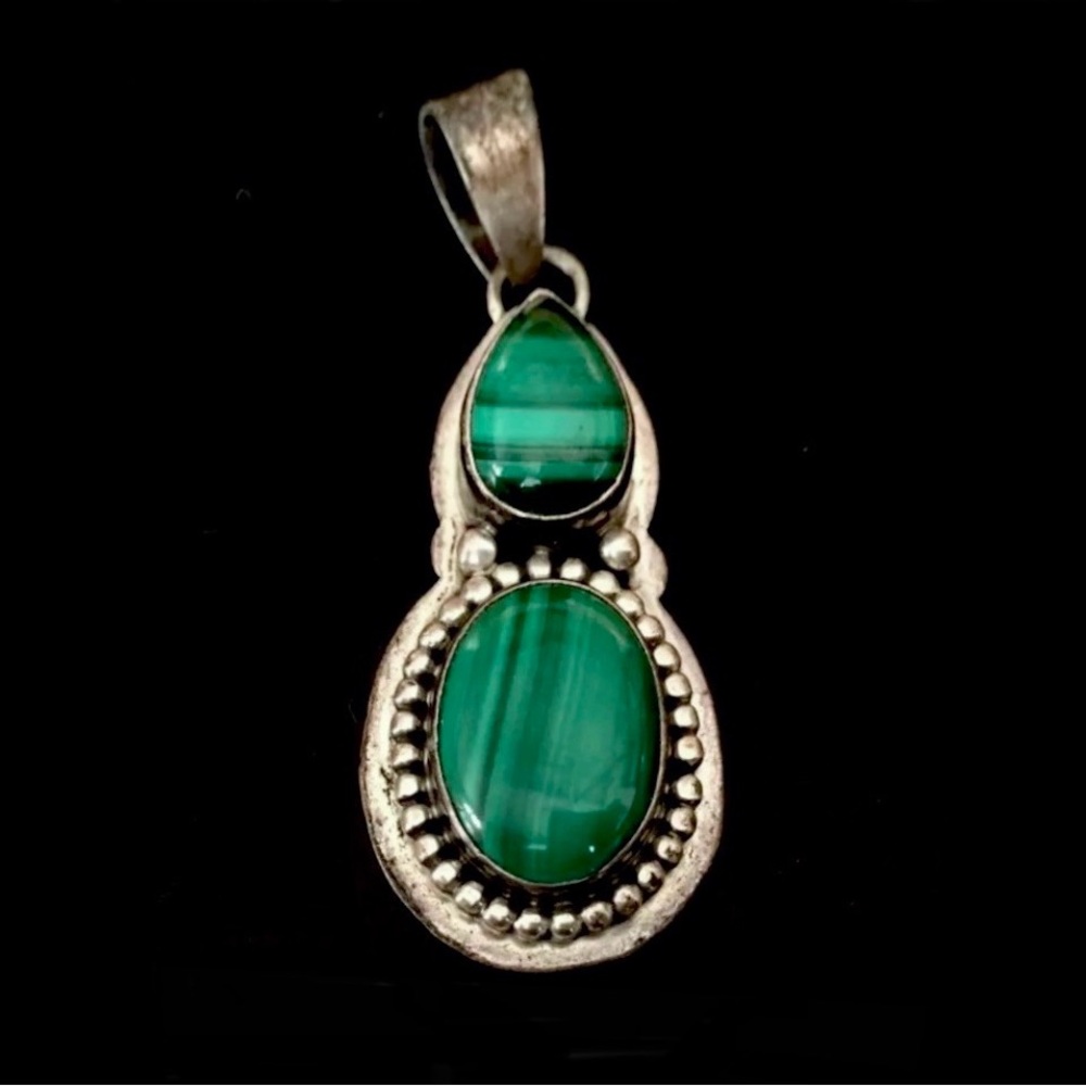 Signed - Bea Tom Navajo Vintage Malachite Sterling Silver Pendant